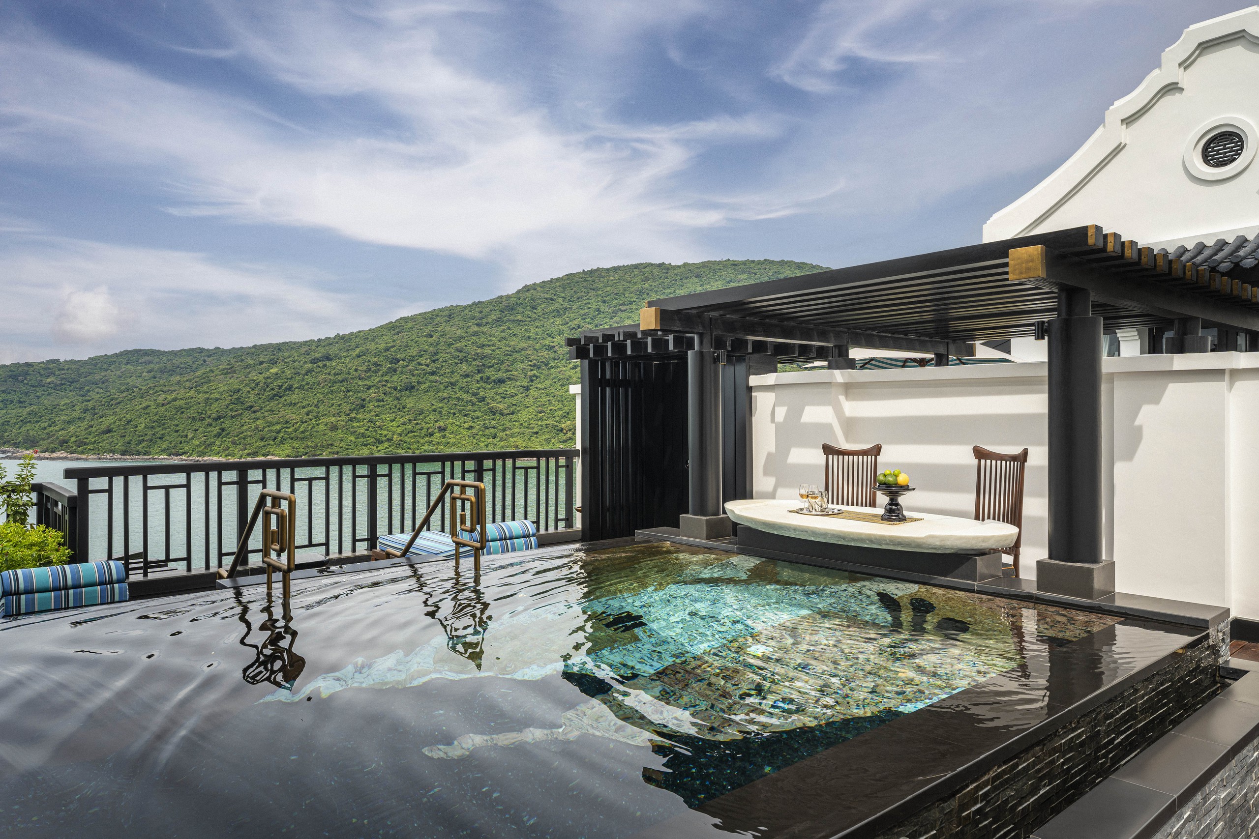 heavenly-penthouse-plunge-pool-1736862192880882172716.jpg