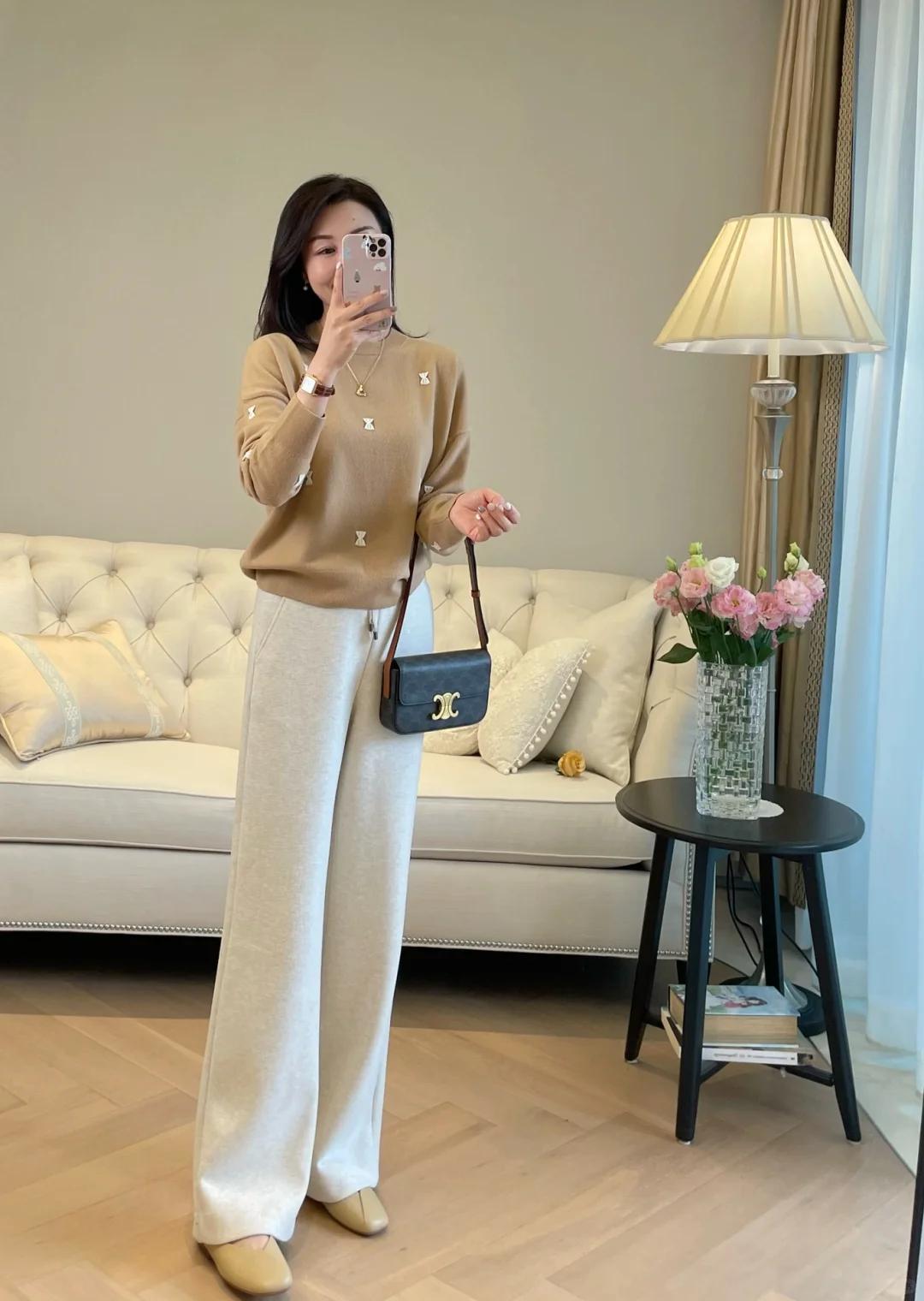 Mùa đông nên diện trang phục tông màu đất: Thời thượng, sang trọng mà không nhàm chán, đơn giản nhưng cuốn hút và tôn dáng - Ảnh 3. Mùa đông nên diện trang phục tông màu đất: Thời thượng, sang trọng mà không nhàm chán, đơn giản nhưng cuốn hút và tôn dáng - Ảnh 3.