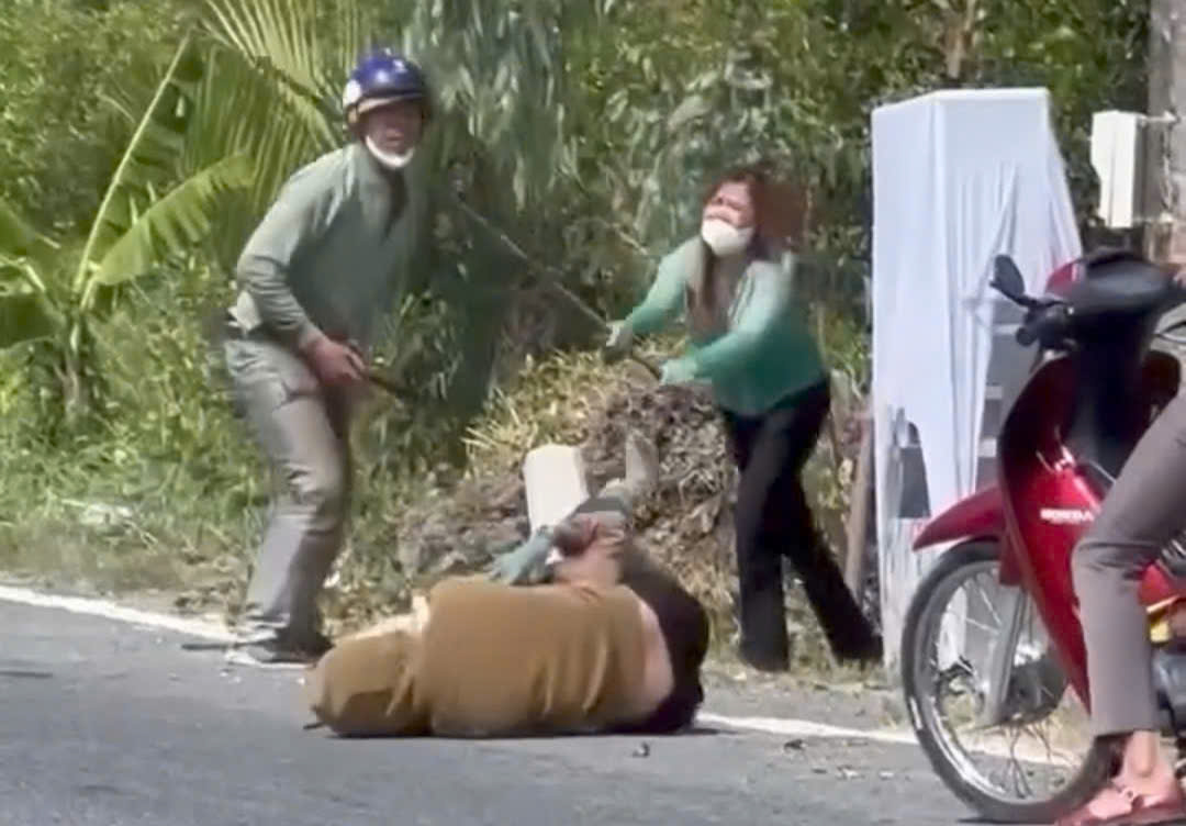 H&agrave;ng x&oacute;m chia sẻ th&ocirc;ng tin bất ngờ vụ chồng ch&eacute;m vợ rồi tự s&aacute;t sau khi ra t&ograve;a ly h&ocirc;n - Ảnh 1.