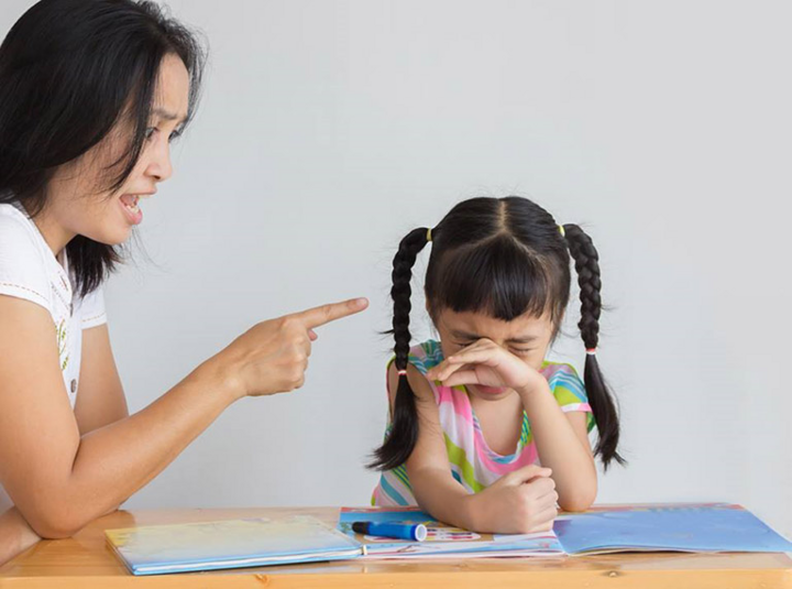 'Ngày nào cô cũng khen con tôi giỏi, nhưng điểm cuối kỳ lẹt đẹt chỉ 6 với 7' - Ảnh 1.