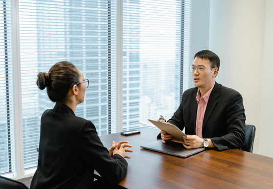 Nhà tuyển dụng: &quot;Bộ phận nào trên cơ thể bạn nhỏ nhất?&quot;, nữ ứng viên đỏ mặt trả lời 3 chữ đã được nhận luôn - Ảnh 1.