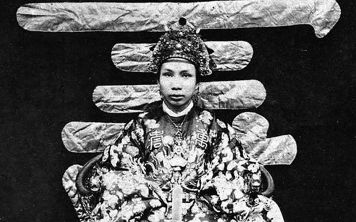 Vị vua n&agrave;o trong sử Việt lấy hơn 100 vợ, l&ecirc;n ng&ocirc;i nhờ may mắn? - Ảnh 1.