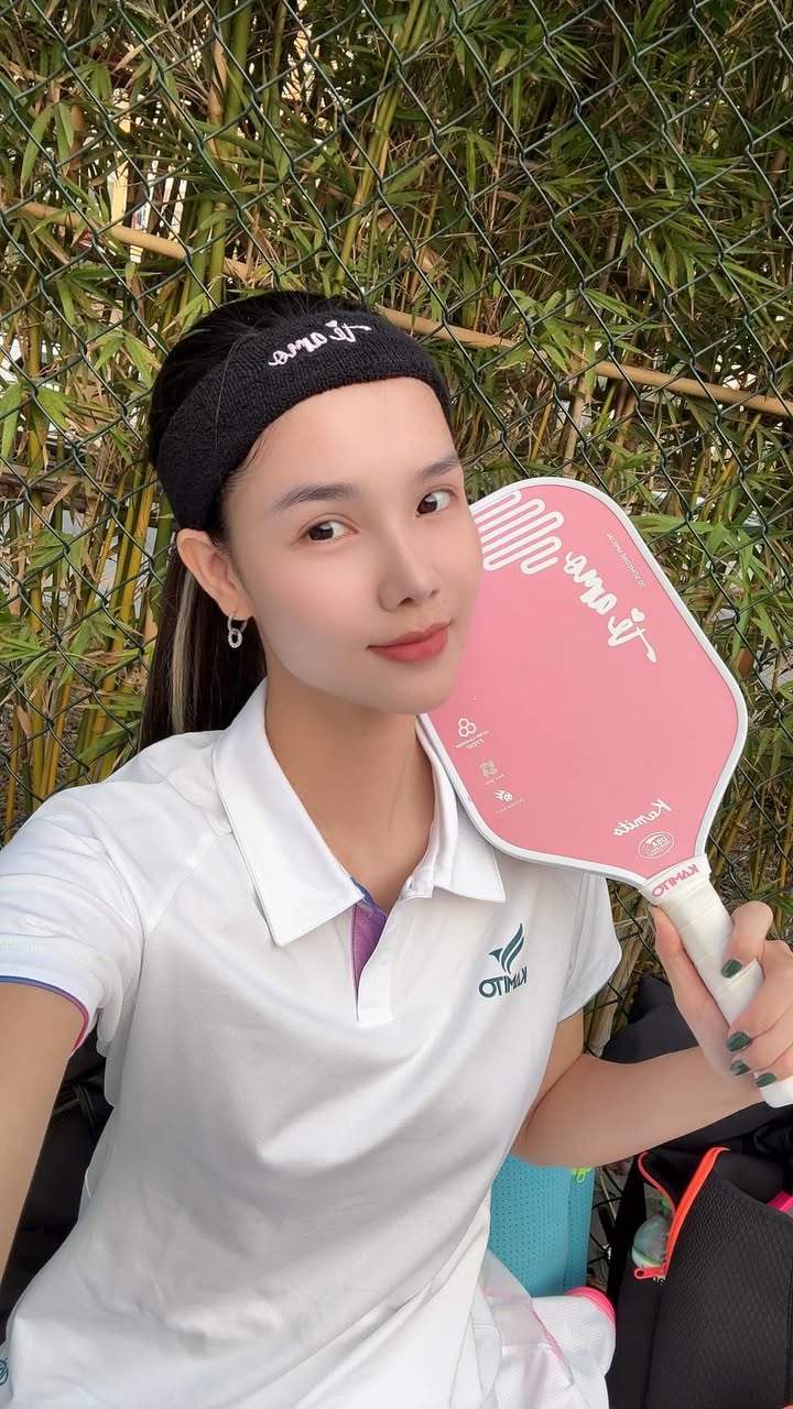 Bắt gặp Mạc Hồng Quân và vợ siêu mẫu tình tứ trên sân pickleball, nàng WAG được tổ chức sinh nhật đặc biệt- Ảnh 5.