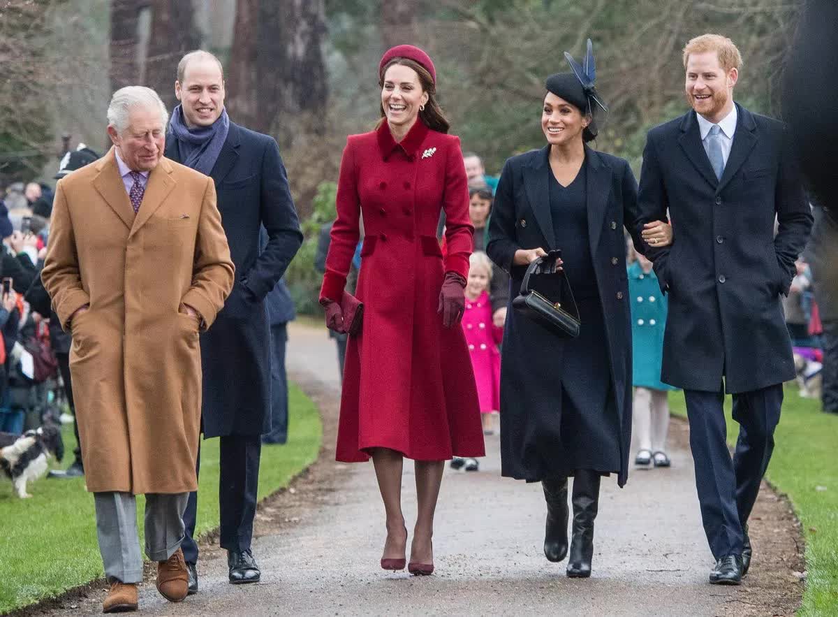 Harry và Meghan yêu cầu nhân viên gọi họ bằng kính ngữ quý tộc dù đã rời khỏi Hoàng gia Anh?- Ảnh 2.