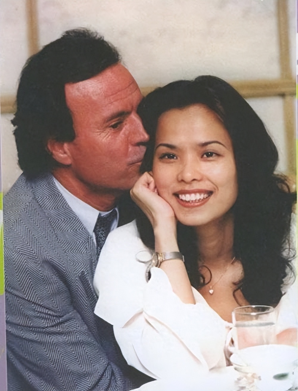 Nữ ca sĩ quốc dân đình đám làm mẹ đơn thân, 1 mình nuôi 3 con thành giám đốc: Bí quyết dạy dỗ những đứa trẻ xuất sắc rất đơn giản - Ảnh 2. Nữ ca sĩ quốc dân đình đám làm mẹ đơn thân, 1 mình nuôi 3 con thành giám đốc: Bí quyết dạy dỗ những đứa trẻ xuất sắc rất đơn giản - Ảnh 2.