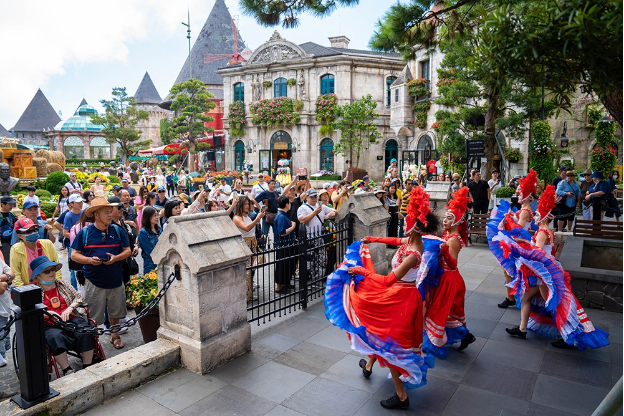 Sun World Ba Na Hills hứa hẹn hút khách dịp Tết Ất Tỵ với lễ hội hoa 2025 - Ảnh 4.