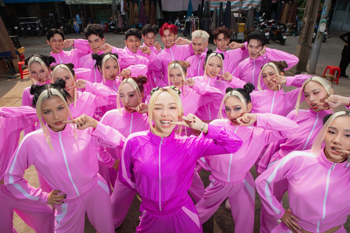 Tóc Tiên tung bản dance của ca khúc &quot;Đậm đà&quot; tạm biệt năm cũ - Ảnh 2.