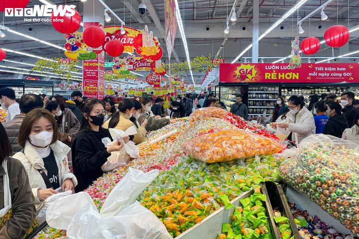 Khách hàng 'mang cả siêu thị' về nhà đón Tết Nguyên đán Ất Tỵ - Ảnh 6.