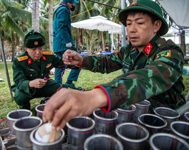 Bên trong trận địa pháo hoa ở Hà Nội: Tất cả đã sẵn sàng cho đêm giao thừa rực rỡ - Ảnh 10.