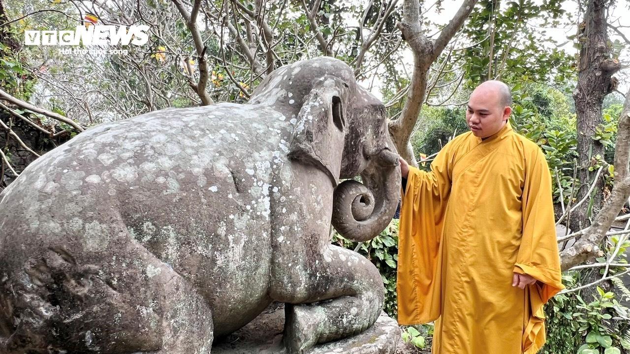 Du xuân về Bắc Ninh, ngắm hàng linh thú quỳ chầu ở chùa Phật Tích - Ảnh 8.