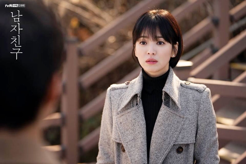 Song Hye Kyo như "sách mẫu” của tóc bob ngắn: Từ thanh lịch đến cá tính qua từng thời kỳ - Ảnh 9.