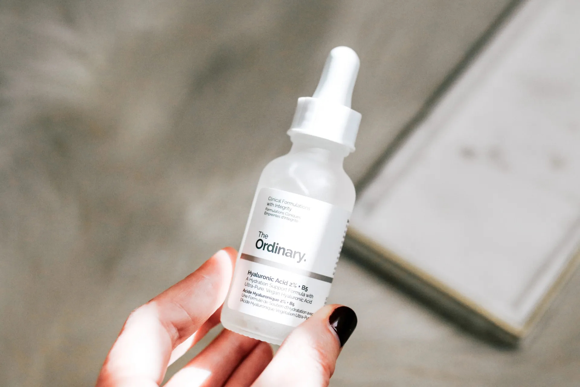 Tội gì sắm đồ skincare đắt tiền khi bác sĩ khuyên dùng 5 sản phẩm bình dân cực tốt cho da - Ảnh 2. Tội gì sắm đồ skincare đắt tiền khi bác sĩ khuyên dùng 5 sản phẩm bình dân cực tốt cho da - Ảnh 2.