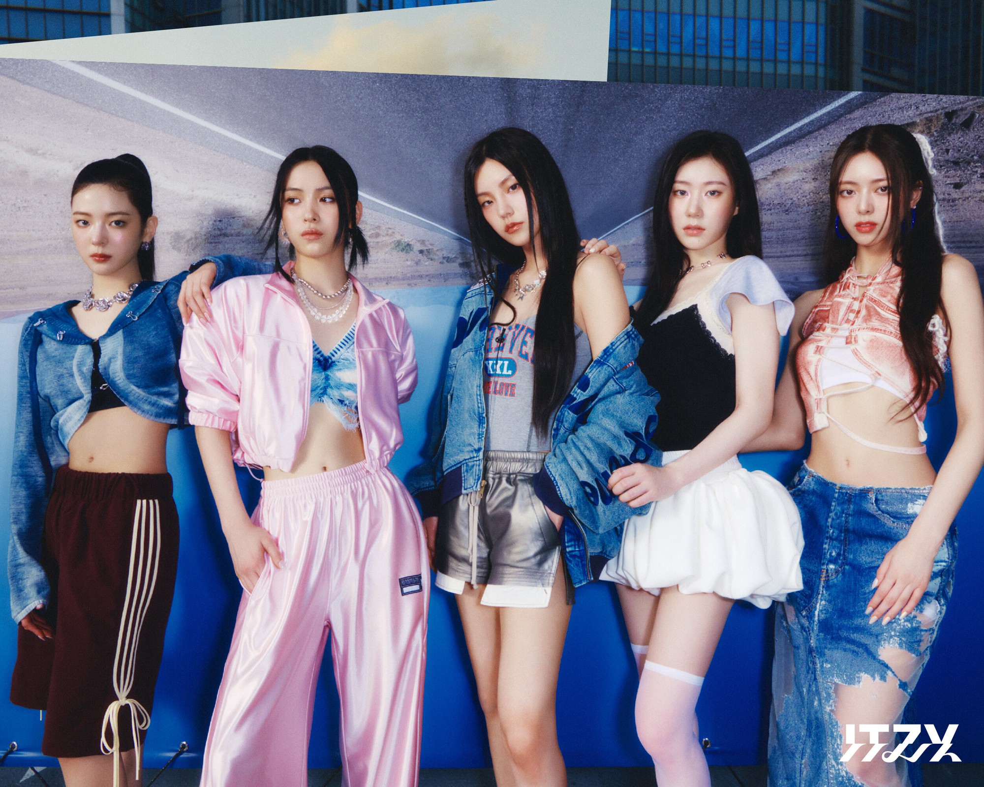 itzy-9th-mini-album-gold-concept-photos-documents-26-1735980888193146878356-1736046831868-17360468322581945320874.jpeg