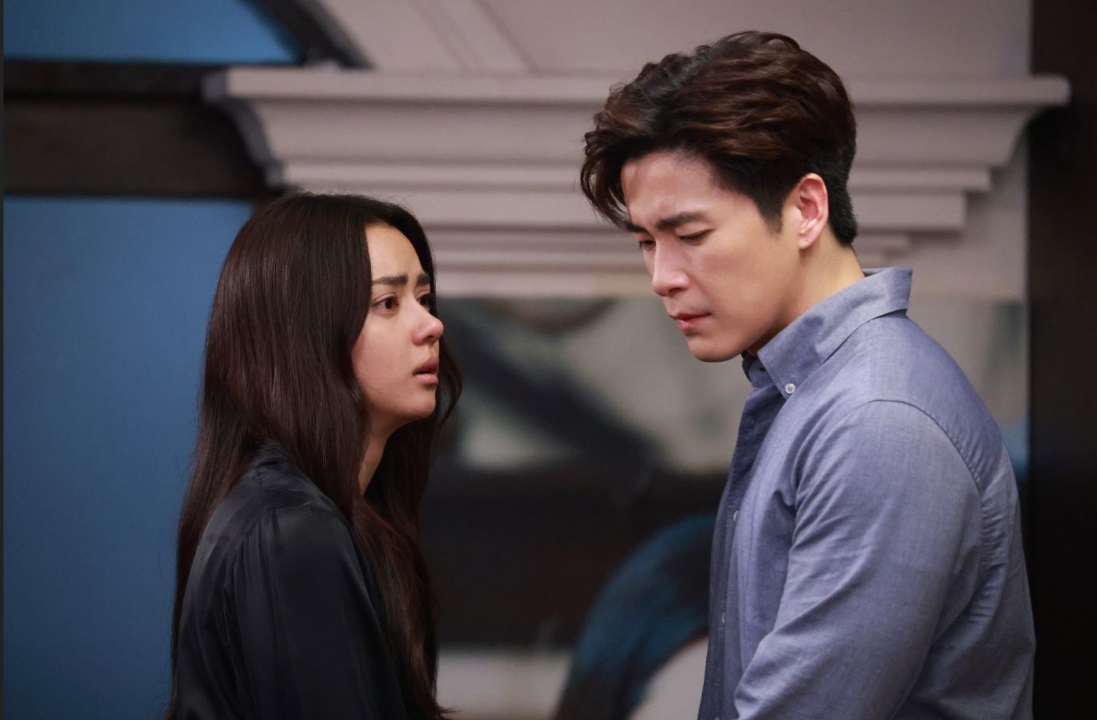 Từ bệnh viện trở về, bạn trai bất ngờ tặng cả gia tài cho tôi và cầu xin đáp ứng một nguyện vọng, nghe xong toàn thân tôi lạnh toát - Ảnh 1.