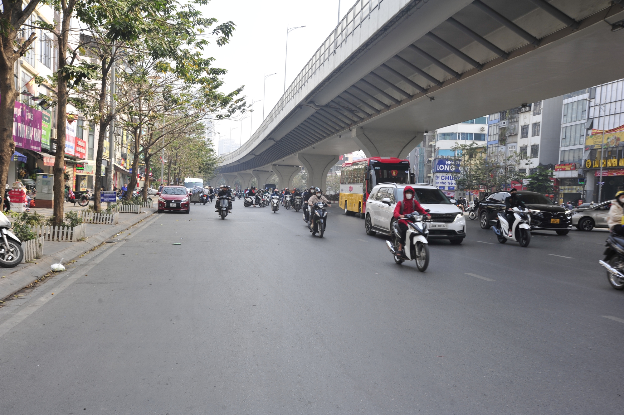 Hà Nội: Nhiều vụ tai nạn trên đoạn đường đẹp, người dân hiến kế xóa “điểm đen” - Ảnh 4.