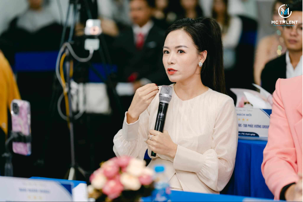 MC Kỳ Duyên: Nghề MC đòi hỏi sự tự tin, linh hoạt và khả năng giao tiếp xuất sắc - Ảnh 4. MC Kỳ Duyên: Nghề MC đòi hỏi sự tự tin, linh hoạt và khả năng giao tiếp xuất sắc - Ảnh 4.