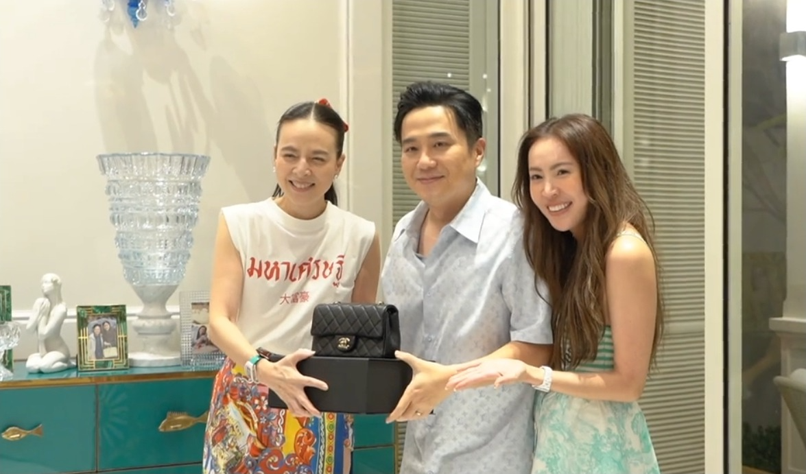 Tổ chức tiệc tất niên tại dinh thự 2.000m2, nữ tài phiệt Madam Pang:  - Ảnh 8.