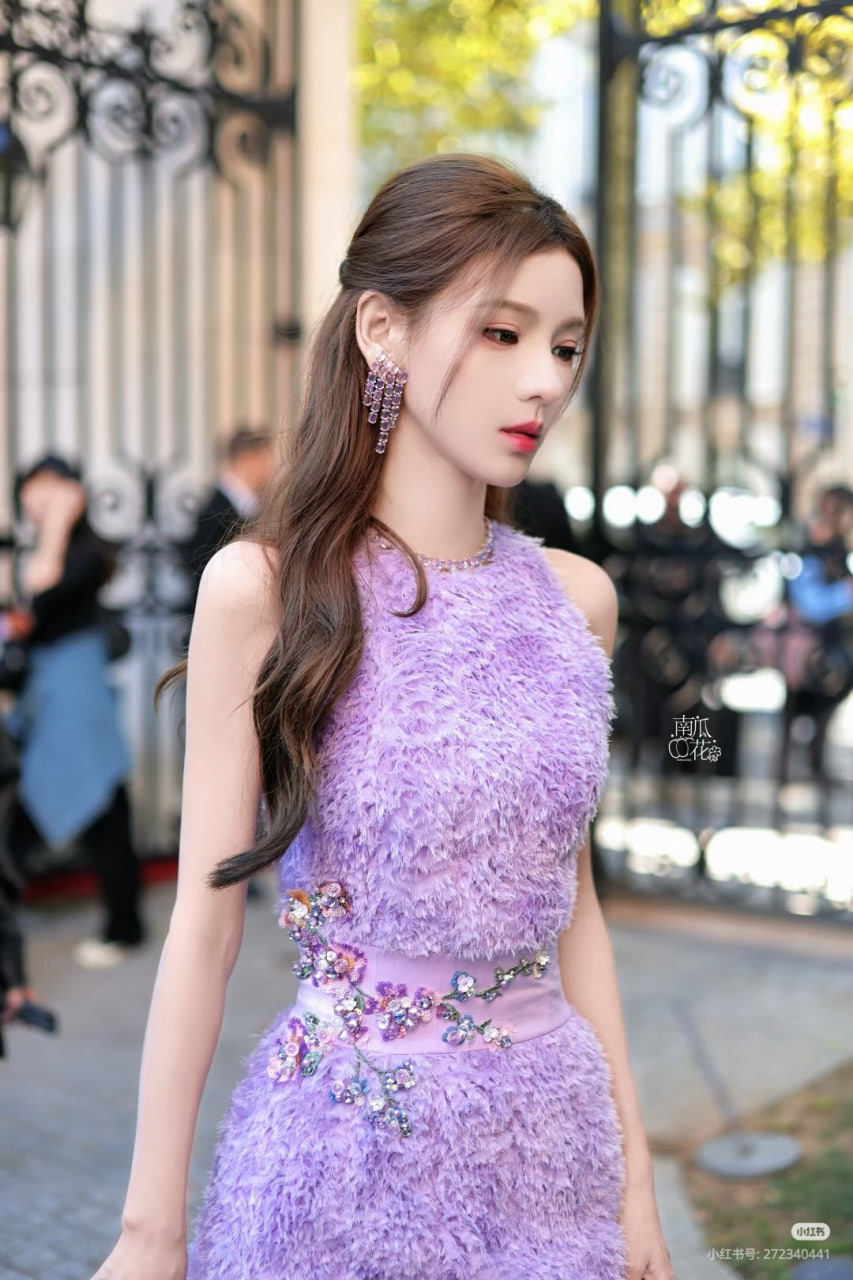 Cứ ra đường là mỹ nhân này gieo tương tư cho cả thế giới: Visual sang hết chỗ nói, nữ chính tiểu thuyết thua vạn dặm - Ảnh 1.