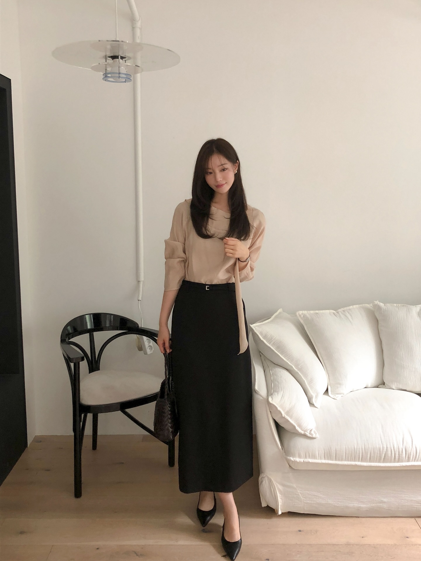 10 set đồ tối giản giúp chị em chạm đỉnh cao của sự sang trọng, thanh lịch - Ảnh 6. 10 set đồ tối giản giúp chị em chạm đỉnh cao của sự sang trọng, thanh lịch - Ảnh 6.