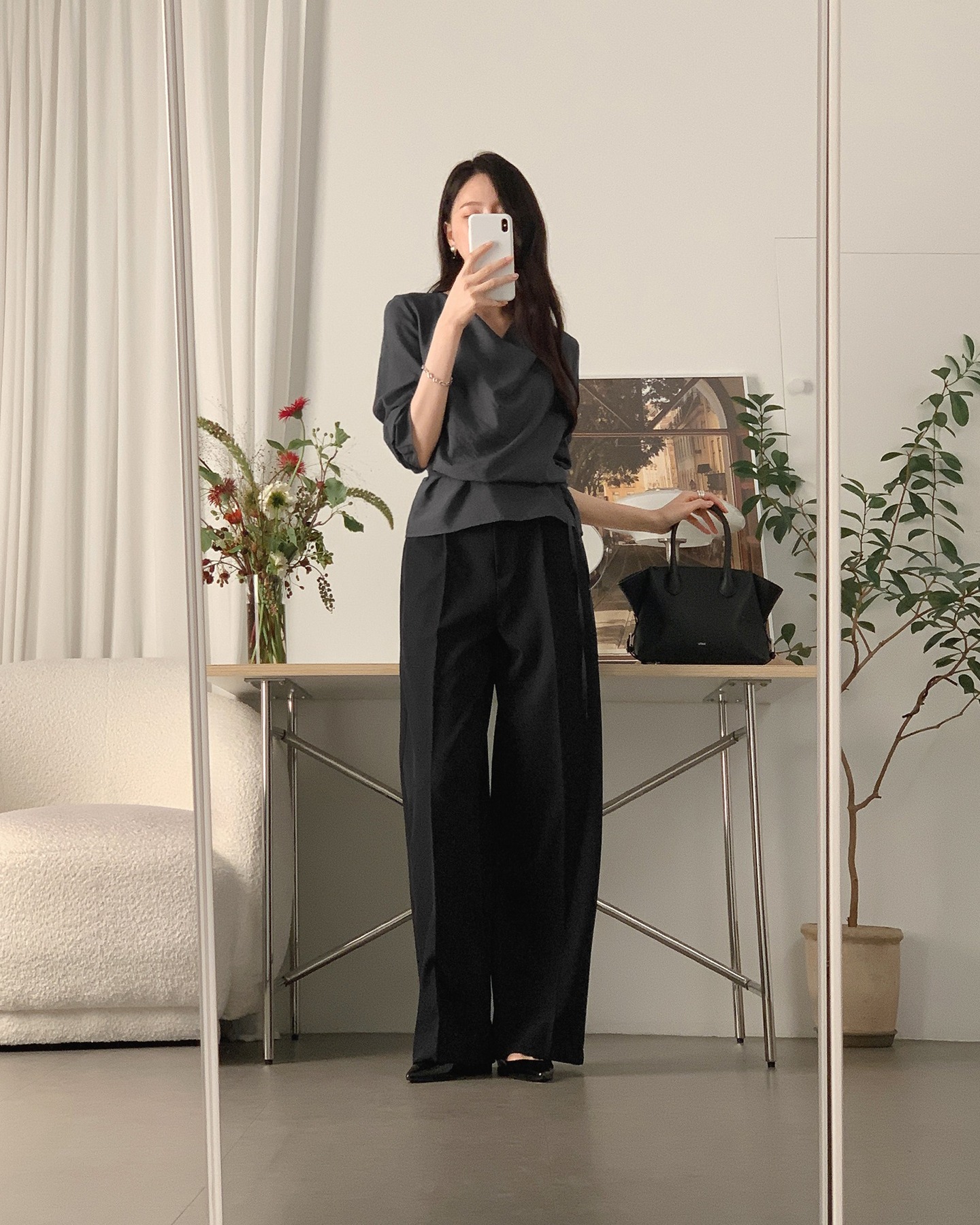 10 set đồ tối giản giúp chị em chạm đỉnh cao của sự sang trọng, thanh lịch - Ảnh 9. 10 set đồ tối giản giúp chị em chạm đỉnh cao của sự sang trọng, thanh lịch - Ảnh 9.