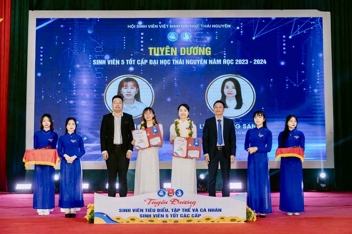 Cô gái Mông giành học bổng thạc sĩ toàn phần đến Trung Quốc - Ảnh 2.