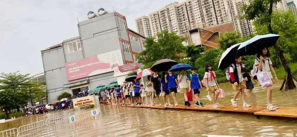 Sở GD&ĐT Hà Nội nói gì khi không cho học sinh nghỉ học sớm? - Ảnh 1.