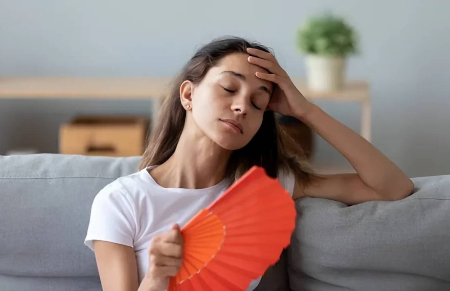 Phụ nữ ngoài 40 thấy cơ thể xuất hiện 5 “thay đổi” này thì chứng tỏ sắp mãn kinh- Ảnh 5.