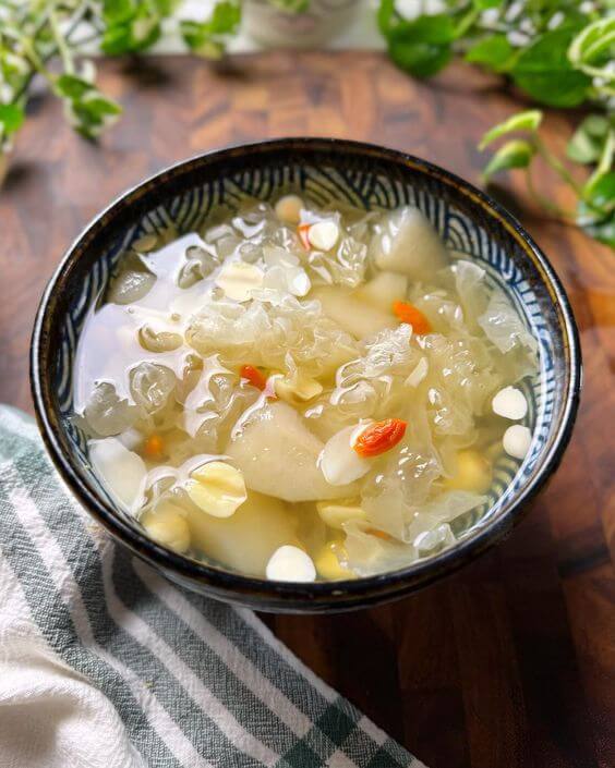 Cứ sang thu mẹ lại dặn tôi nấu món cháo này ăn mỗi tối vì tốt ngang &quot;kem dưỡng ẩm tự nhiên&quot;, lại còn bổ phổi, tiêu hóa trơn tru - Ảnh 4.
