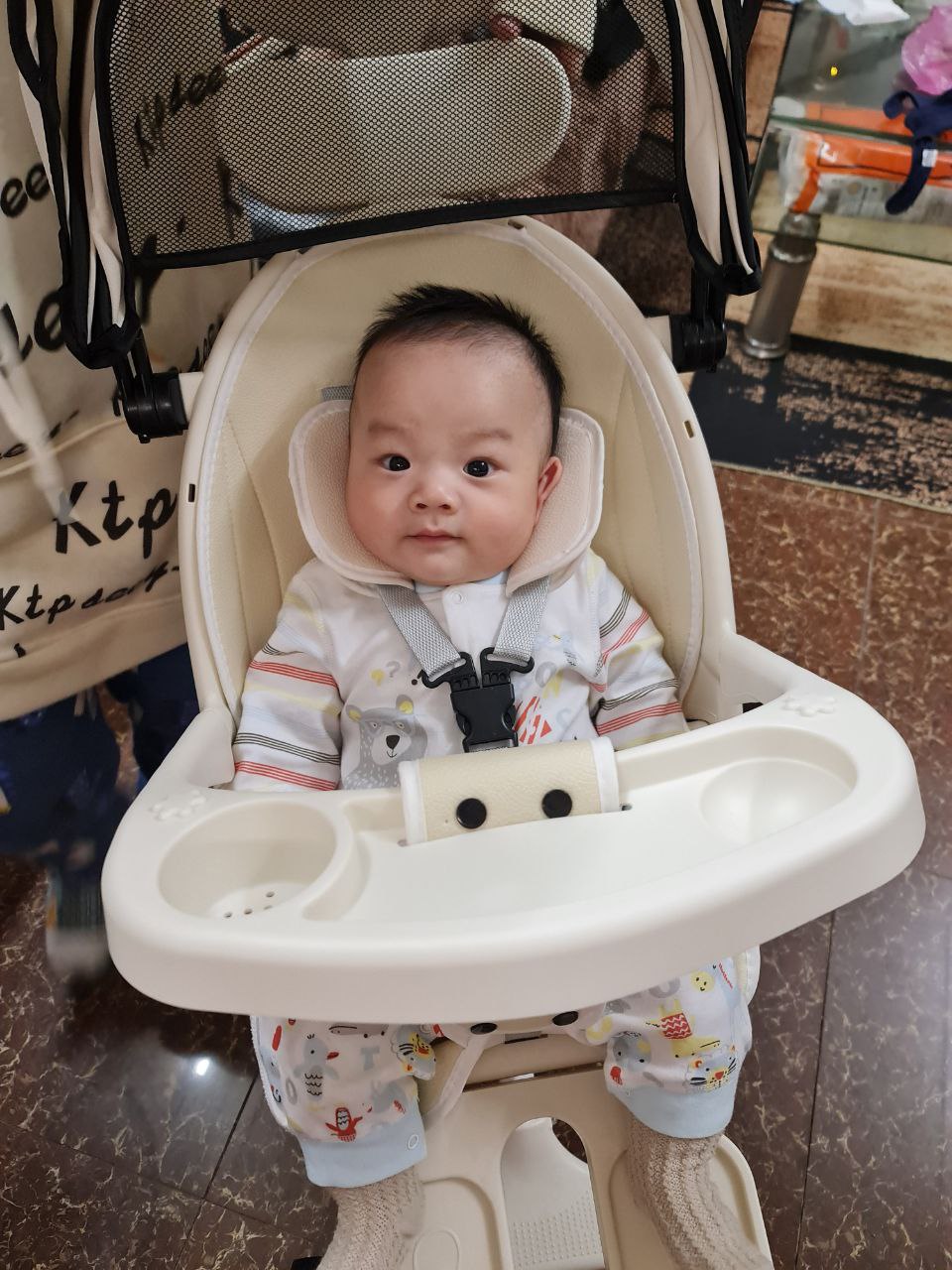 Mẹ bỉm bị cả nhà chồng mỉa mai không ra gì chỉ vì cho con ăn thứ này- Ảnh 1.