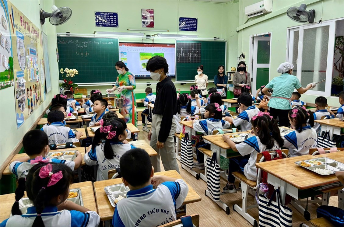 Yêu cầu kiểm điểm hiệu trưởng một trường tiểu học tại TPHCM vì khoản thu trái quy định - Ảnh 1.