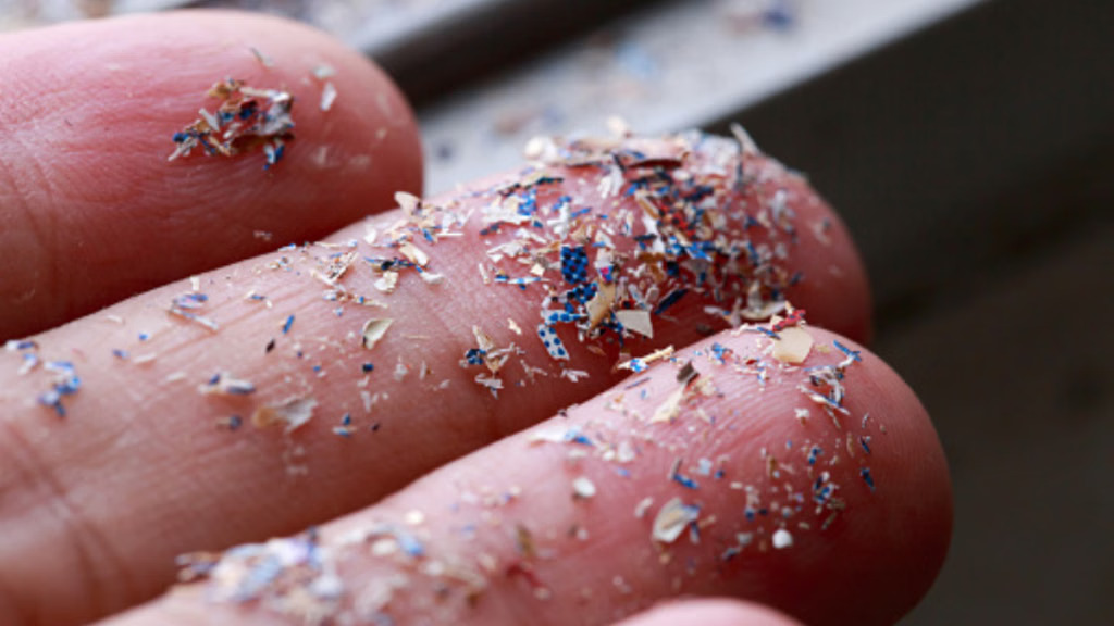 Top 2 gia vị chứa nhiều vi nhựa nhất trong bếp nhưng nhiều người Việt vẫn ăn mỗi ngày: Dùng càng lâu hết gia đình càng khỏe - Ảnh 1.