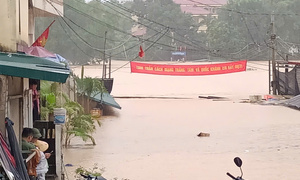 Làng cổ Thổ Hà chìm trong biển nước, hơn 8.000 người dân bị cô lập - Ảnh 9. Làng cổ Thổ Hà chìm trong biển nước, hơn 8.000 người dân bị cô lập - Ảnh 9.