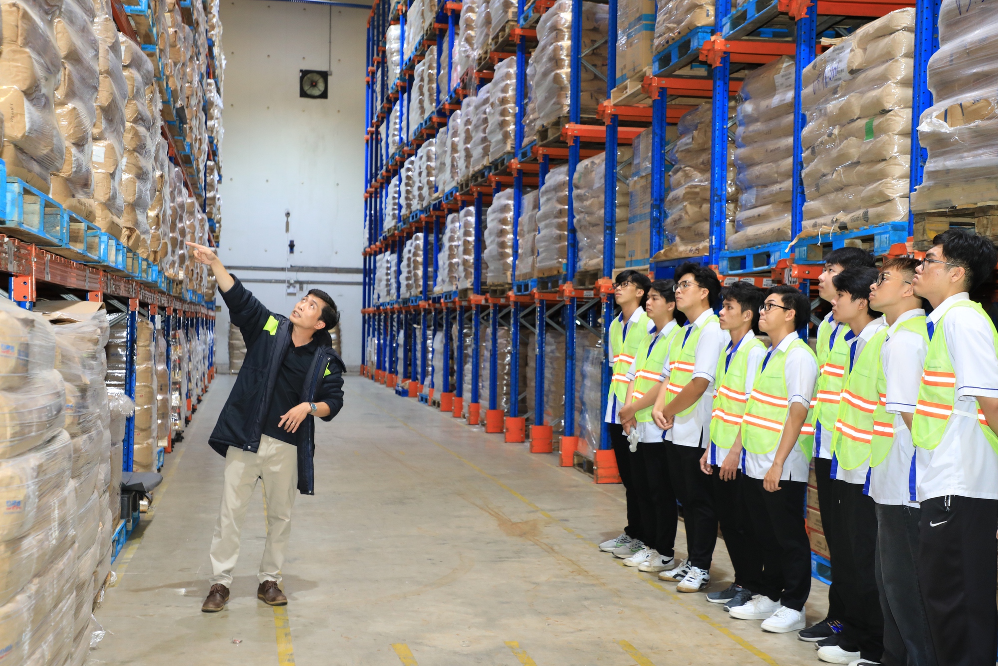 Dự kiến hàng loạt trường cao đẳng, trung cấp ở TP HCM sẽ bị sáp nhập - Ảnh 1. Dự kiến hàng loạt trường cao đẳng, trung cấp ở TP HCM sẽ bị sáp nhập - Ảnh 1.