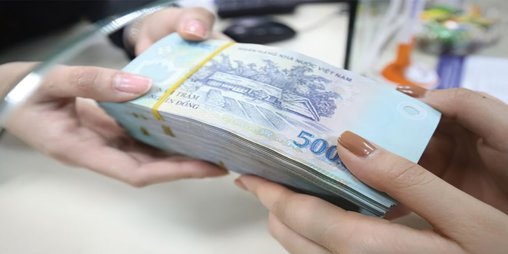 Lương tháng 13 triệu đồng nhưng kế toán chuyển nhầm 4,5 tỷ, bị kiện thì tòa án phán không cần trả lại, nam nhân viên trúng lớn - Ảnh 1. Lương tháng 13 triệu đồng nhưng kế toán chuyển nhầm 4,5 tỷ, bị kiện thì tòa án phán không cần trả lại, nam nhân viên trúng lớn - Ảnh 1.
