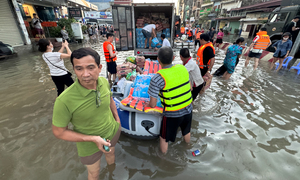 Làng cổ Thổ Hà chìm trong biển nước, hơn 8.000 người dân bị cô lập - Ảnh 10. Làng cổ Thổ Hà chìm trong biển nước, hơn 8.000 người dân bị cô lập - Ảnh 10.