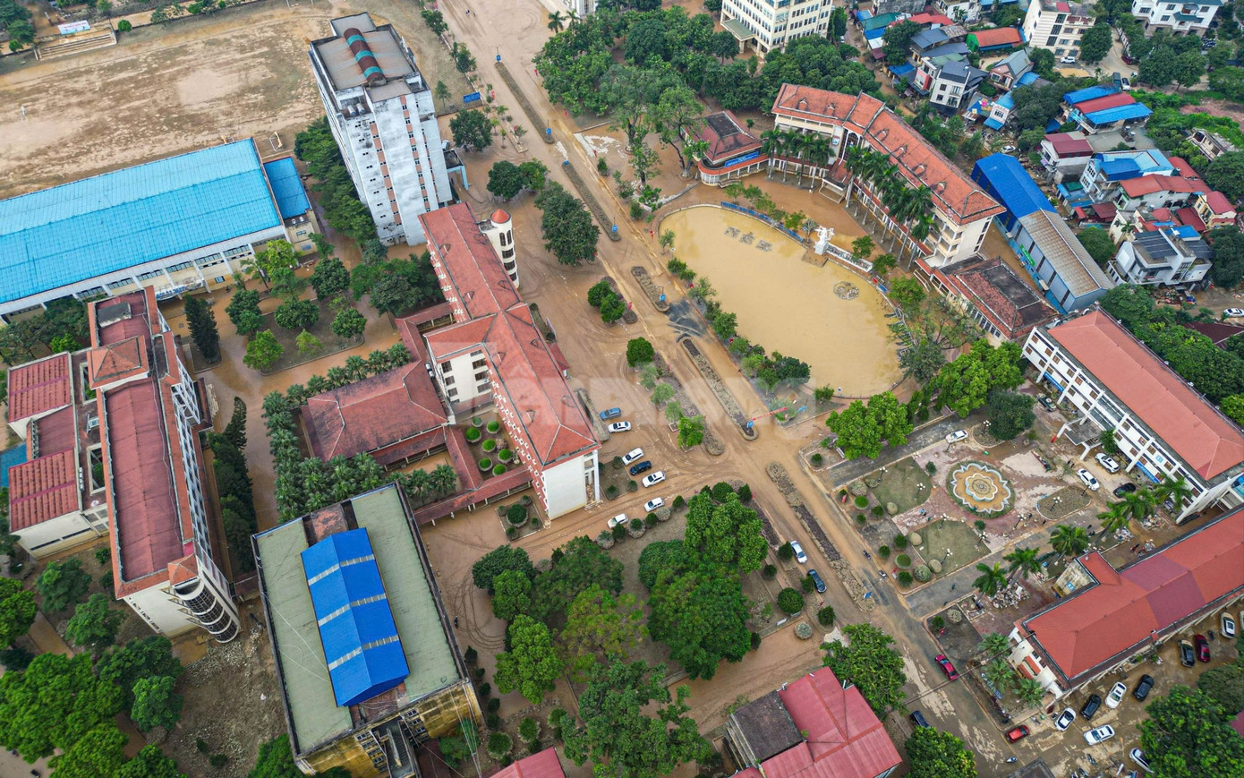 Trường Đại học sư phạm đề nghị Công an xác minh thông tin tăng giá cơm sinh viên ngày lũ - Ảnh 2. Trường Đại học sư phạm đề nghị Công an xác minh thông tin tăng giá cơm sinh viên ngày lũ - Ảnh 2.