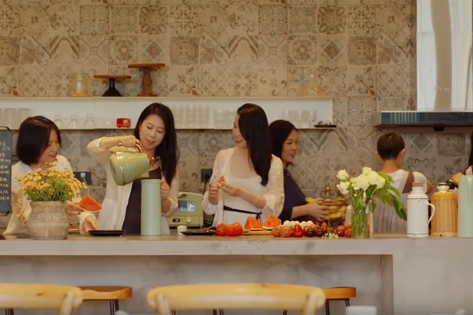 271a4555-1cf0-43fc-9758-f82b98418805-chinese-friends-kitchen-1760090908352659226953-1760148188916-17601481890161517698340.jpg