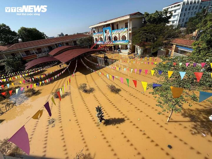 Xót xa hình ảnh trường học ở Thái Nguyên tan hoang sau bão lũ - Ảnh 10. Xót xa hình ảnh trường học ở Thái Nguyên tan hoang sau bão lũ - Ảnh 10.
