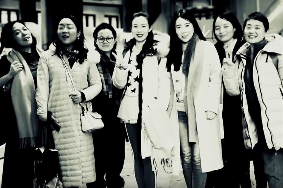 6dde01a1-23dd-4e86-8168-8fa2e45305c5-chinese-friends-photograph-17600907440941614795625-1760148185764-17601481858292005816361.jpg