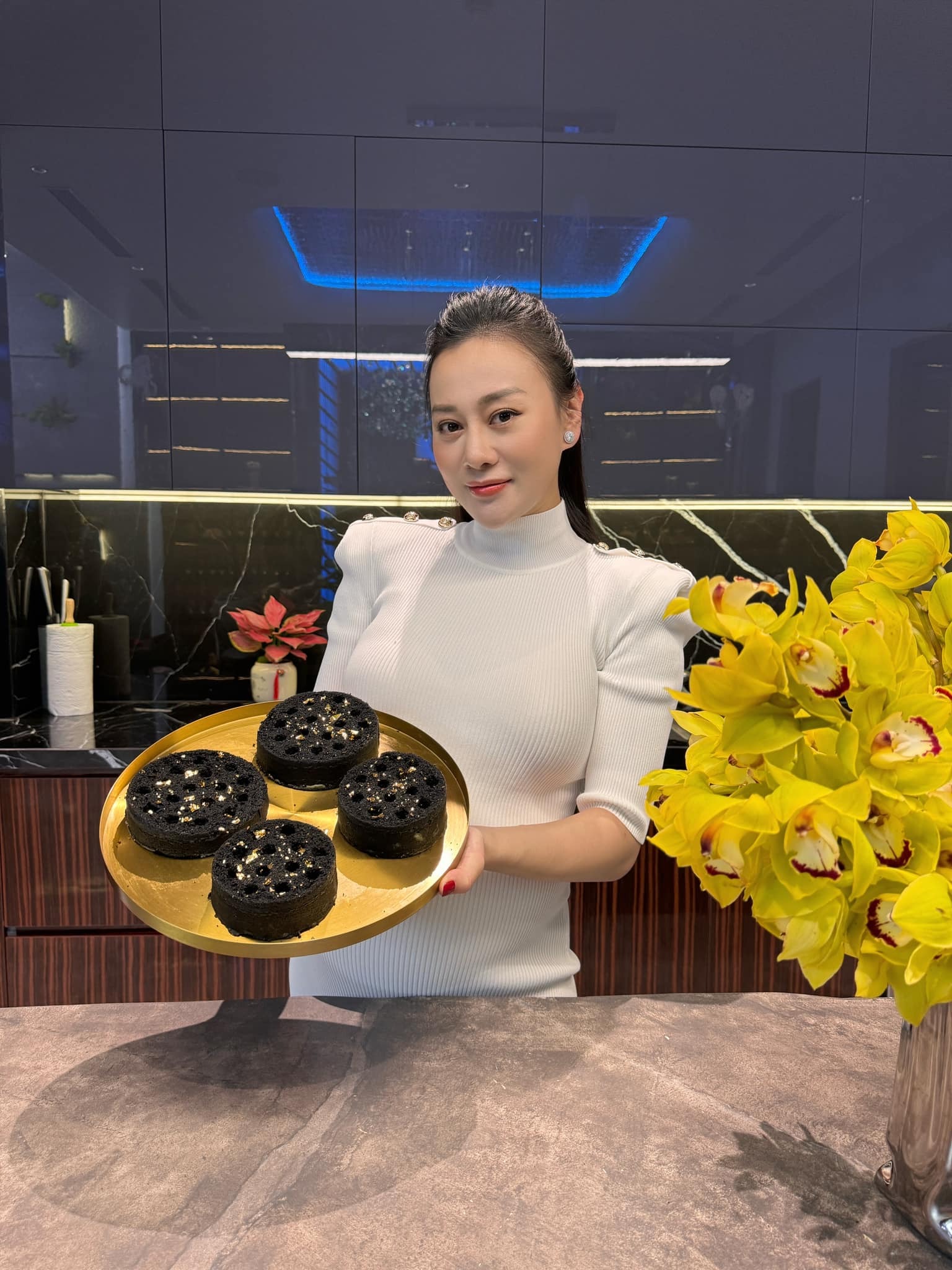 bi-noi-co-bau-chi-o-nha-an-hai-phuong-oanh-dap-tra-cuc-gat-8-103020-17601586785761610325153-1760171321770-17601713221281440561102.jpg
