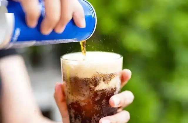 Uống nhiều nước chưa chắc đã tốt: 4 cách uống nước tai hại mà 9/10 người đang mắc phải- Ảnh 2. Uống nhiều nước chưa chắc đã tốt: 4 cách uống nước tai hại mà 9/10 người đang mắc phải- Ảnh 2.