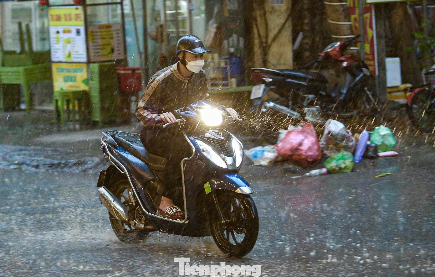 Miền Bắc mưa to trở lại từ khoảng đêm mai - Ảnh 1.