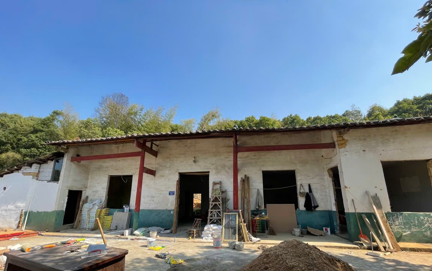 Cô giúp việc nghỉ hưu sớm, mang 2 tỷ rủ “ông hàng xóm” xây nhà dưỡng già: Tuổi này mới biết sung sướng là gì - Ảnh 1.