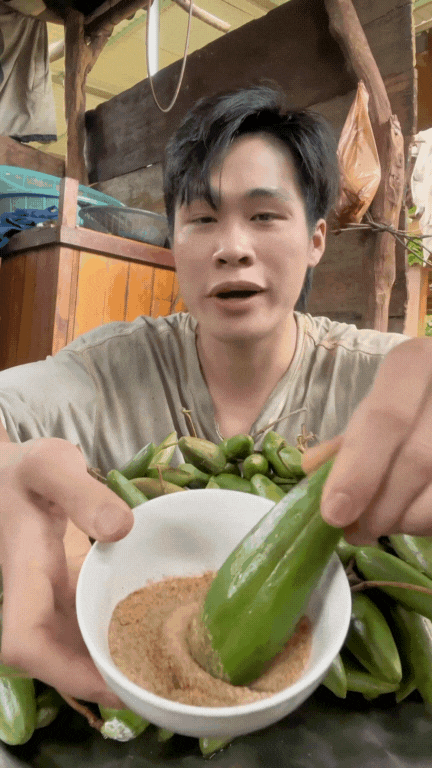 dac-san-tay-bac-qua-sung-trau-1-1760246437876525929429.gif