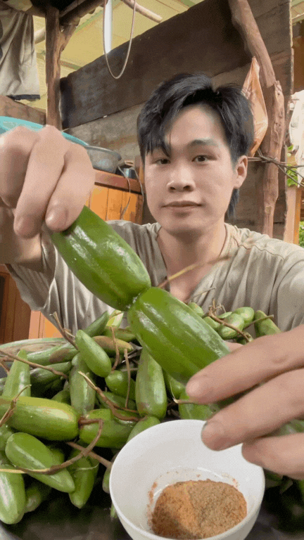 dac-san-tay-bac-qua-sung-trau-176024643784636306324.gif