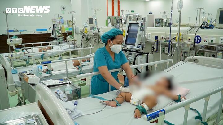 TP.HCM gia tăng các bệnh truyền nhiễm, nguy cơ dịch chồng dịch - Ảnh 1.