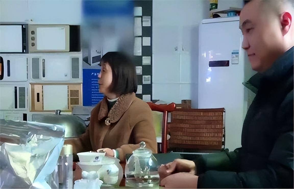 Con trai thu nhập bạc tỷ một năm, con gái sự nghiệp thành đạt, người mẹ 57 vẫn tuyên bố: "Đưa tôi 3,7 tỷ rồi đoạn tuyệt quan hệ" - Ảnh 2. Con trai thu nhập bạc tỷ một năm, con gái sự nghiệp thành đạt, người mẹ 57 vẫn tuyên bố: "Đưa tôi 3,7 tỷ rồi đoạn tuyệt quan hệ" - Ảnh 2.