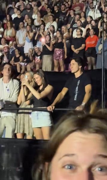 justin-trudeau-spotted-katy-perr-17602410311391854468802-1760260318787-17602603239581940558887.jpg