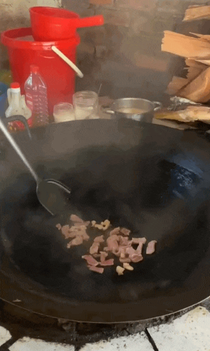 pho-xao-1-17602836047231603283502.gif