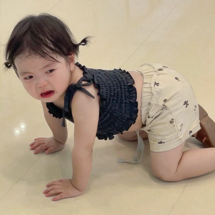 Trẻ ăn vạ là chuyện thường nhưng sẽ khó xử khi ở nơi công cộng, bố mẹ nên làm gì khi con nổi cơn giữa chốn đông người?- Ảnh 4.